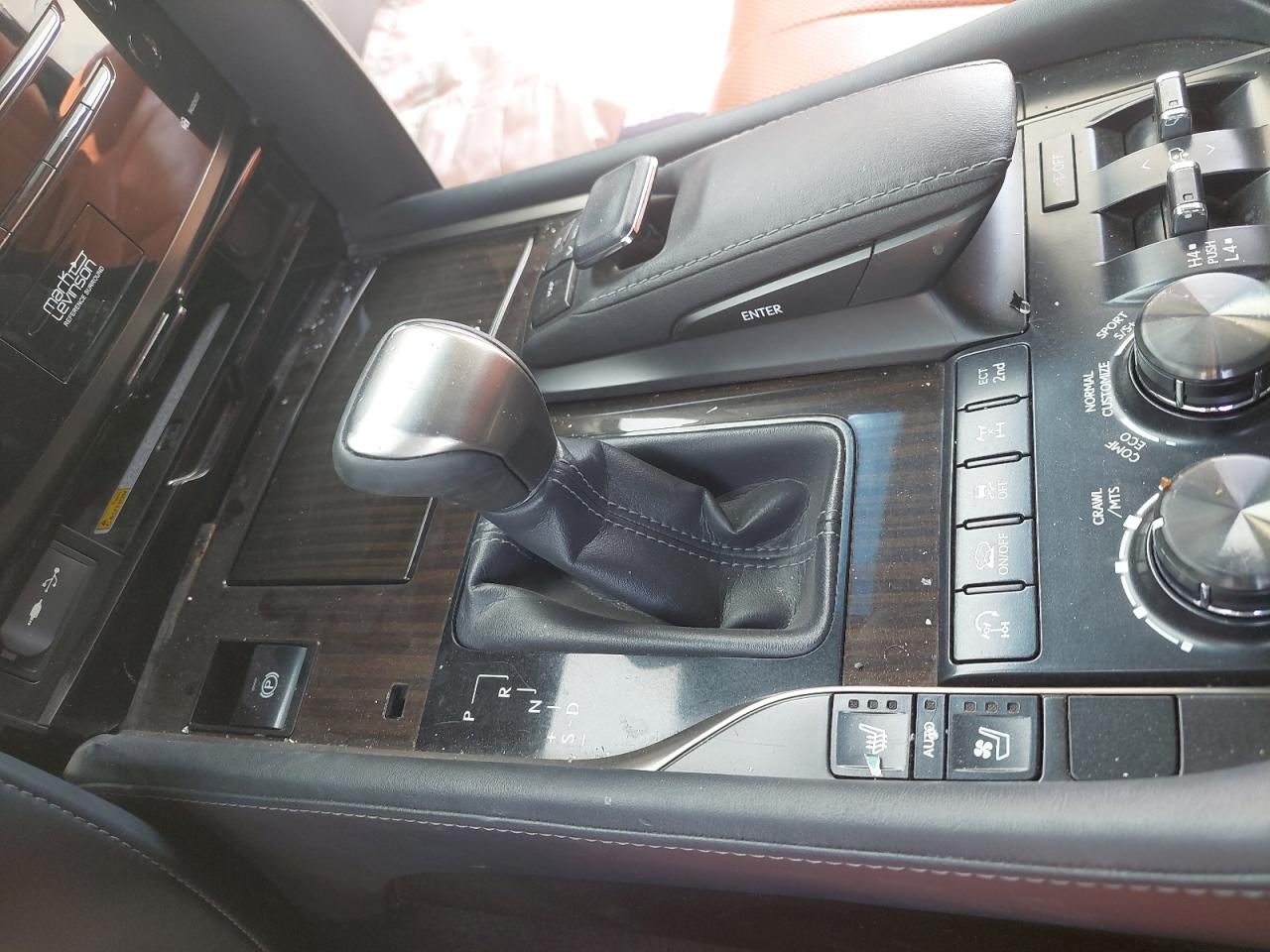 JTJHY00W0J4280185 - 2018 Lexus LX - #undefined