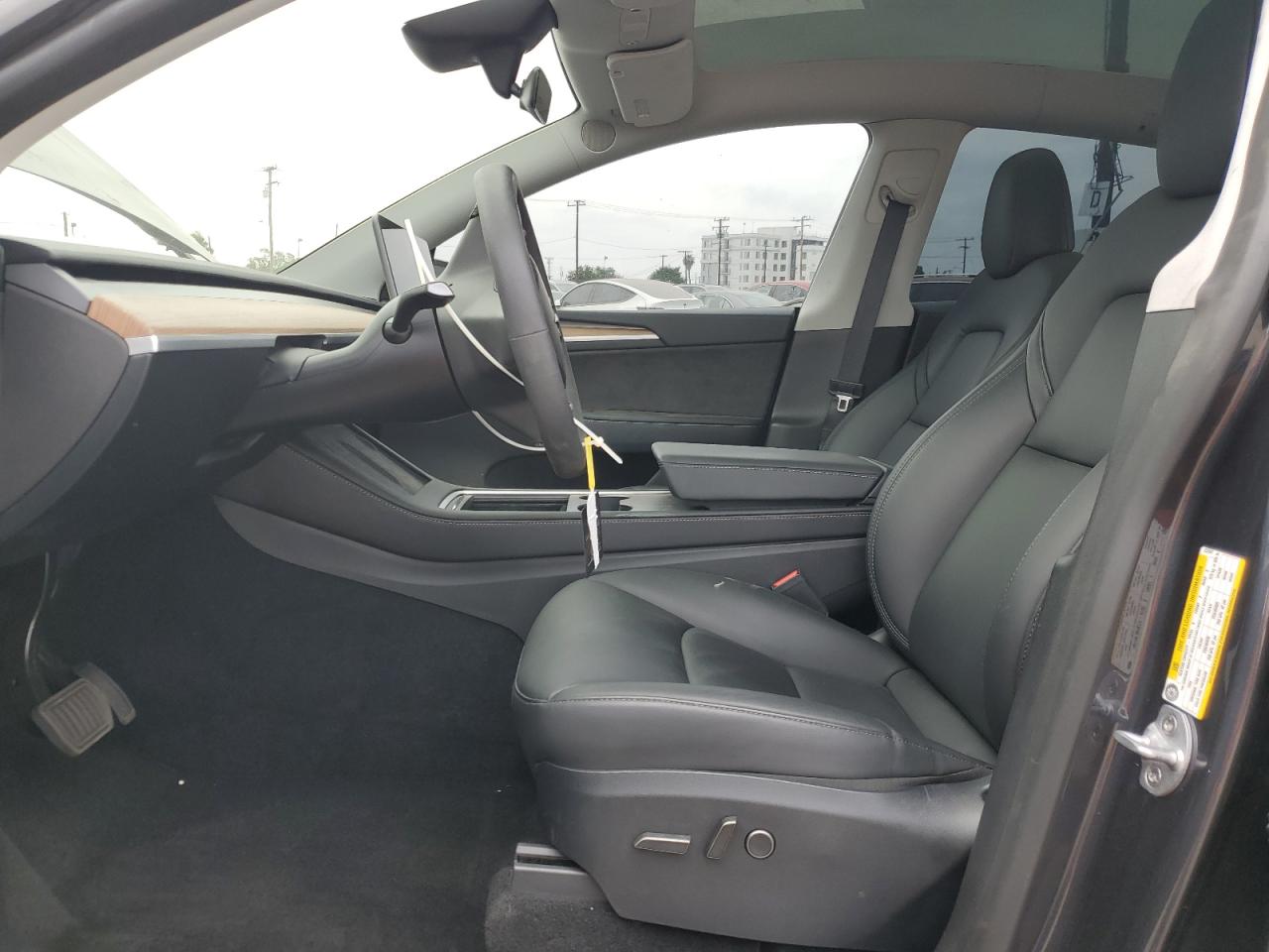 2024 Tesla Model Y VIN: 7SAYGDEE1RA232941 Lot: 58850175