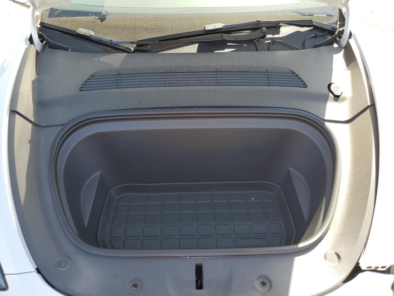 2023 Tesla Model Y VIN: 7SAYGDEE8PA094621 Lot: 56987365