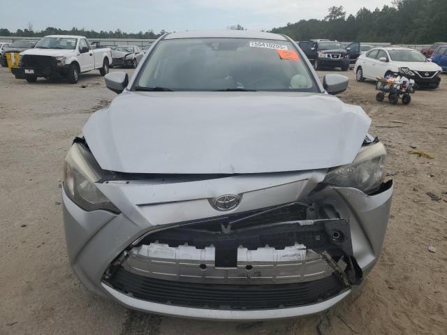 TOYOTA YARIS 2018 Серебристый