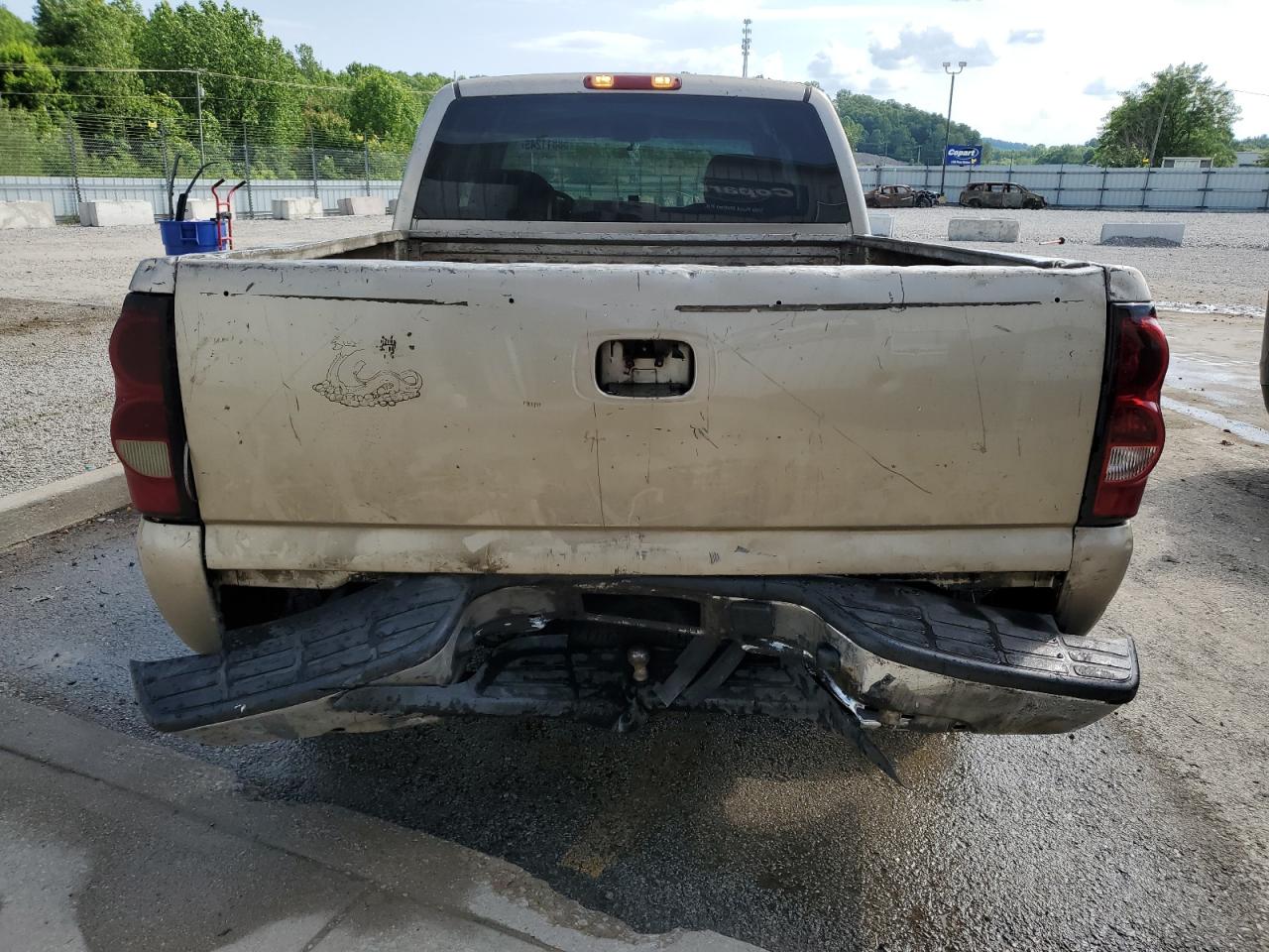 2004 Chevrolet Silverado C1500 VIN: 2GCEC19V441301057 Lot: 58811245