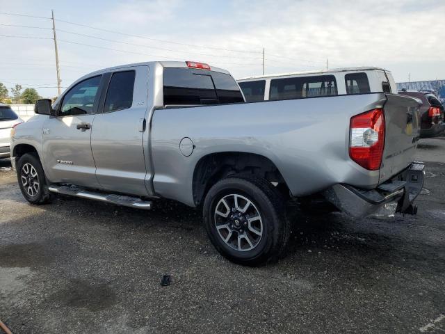  TOYOTA TUNDRA 2016 Серебристый
