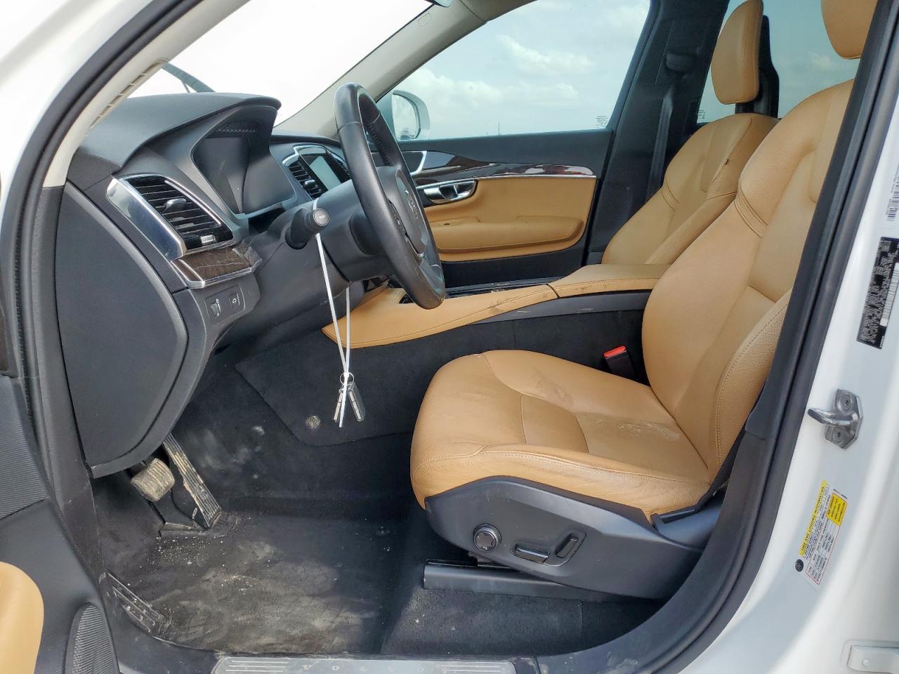 2016 Volvo Xc90 T6 VIN: YV4A22PK0G1073470 Lot: 57436485