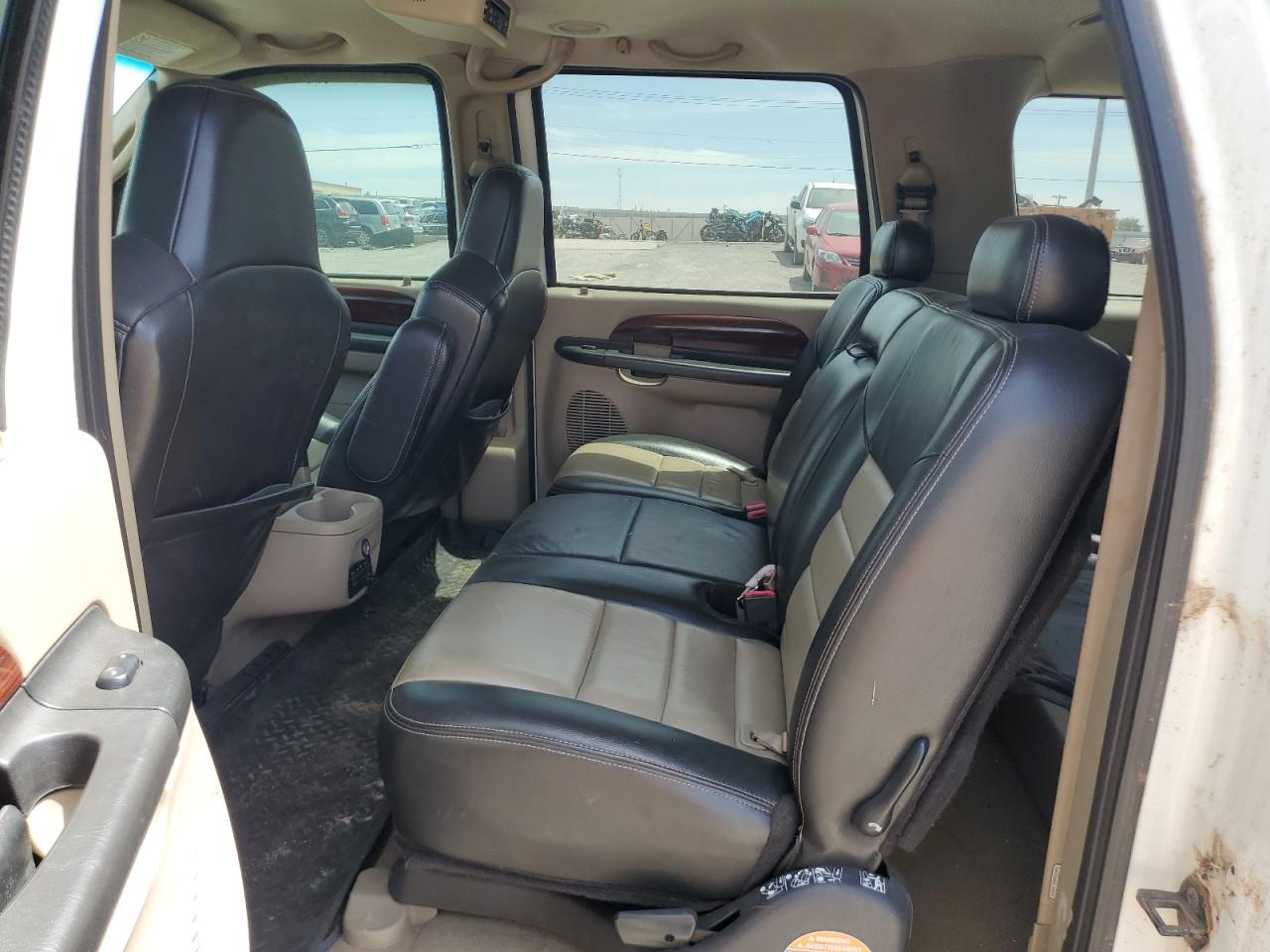 2005 Ford Excursion Eddie Bauer VIN: 1FMNU45S55EB52633 Lot: 56335435