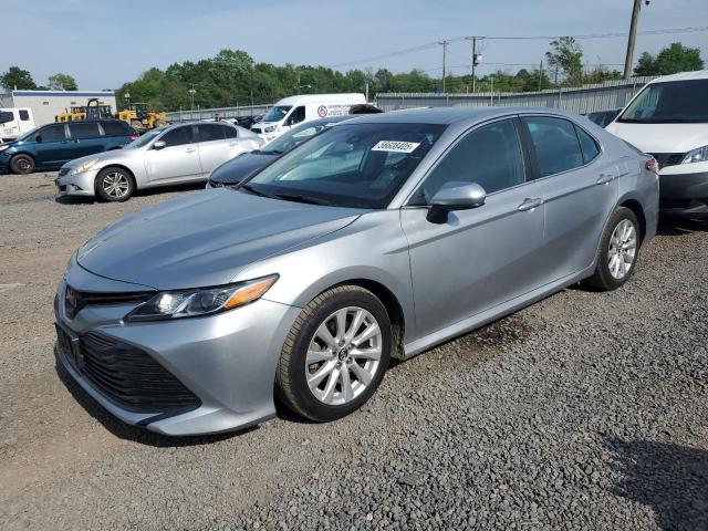  TOYOTA CAMRY 2019 Srebrny