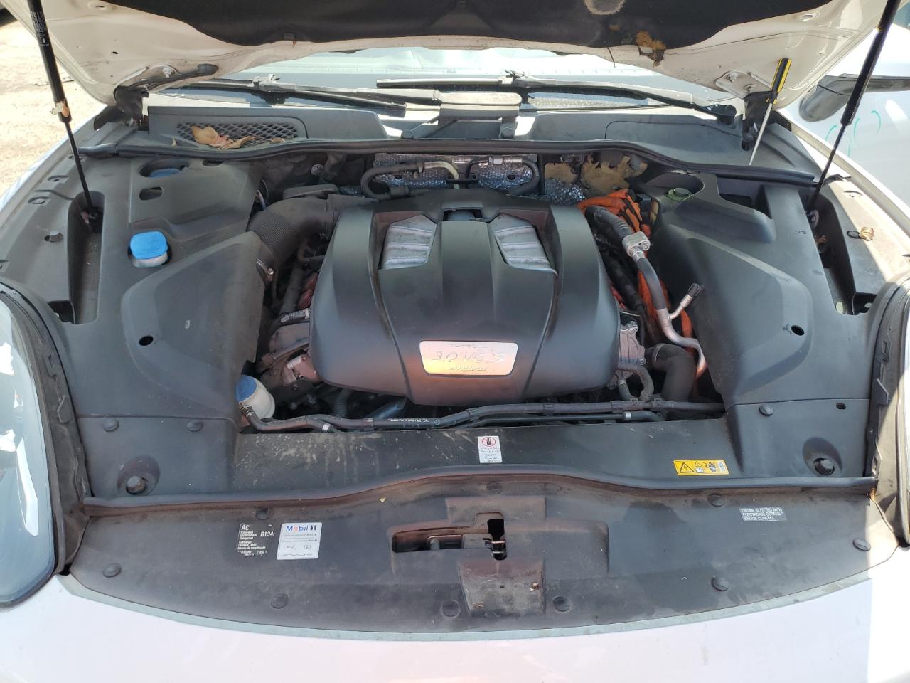 2015 Porsche Cayenne Se Hybrid VIN: WP1AE2A24FLA50942 Lot: 58265285
