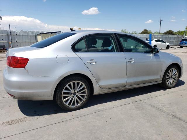 VOLKSWAGEN JETTA 2012 Srebrny