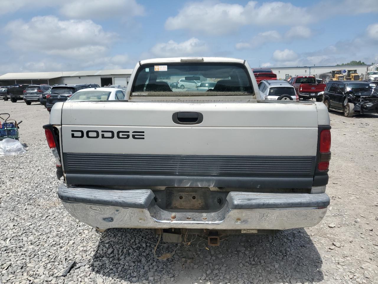 2000 Dodge Ram 1500 VIN: 3B7HC13Y4YG155725 Lot: 56171315