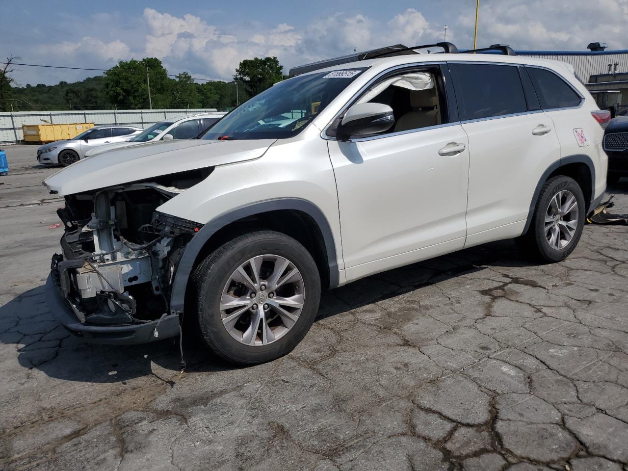 2014 Toyota Highlander Le for Sale in Lebanon, TN - Front End