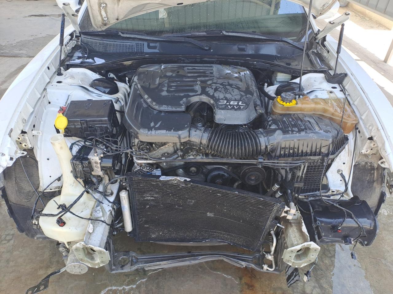 2C3CDXBG0CH155852 - 2010 Dodge Charger - #55907575