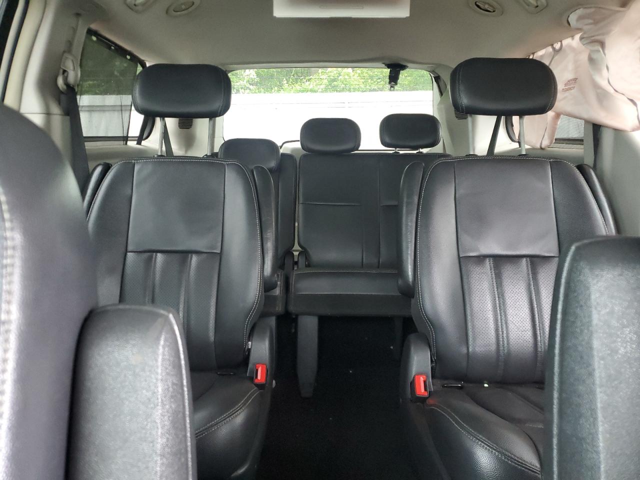 2010 Chrysler Town & Country Touring Plus VIN: 2A4RR8DX5AR361034 Lot: 64032645