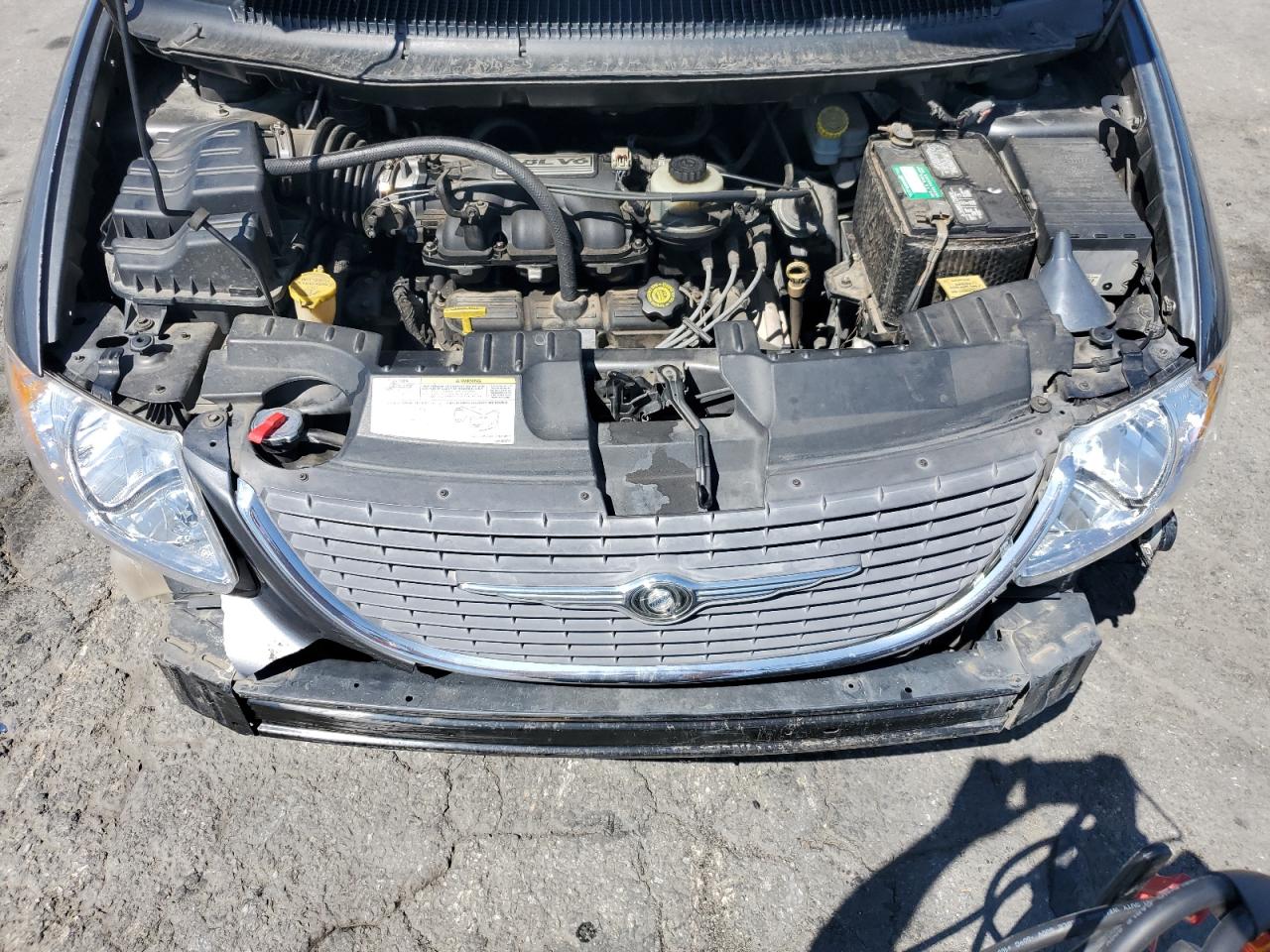 2004 Chrysler Town & Country Touring VIN: 2C4GP54L74R521188 Lot: 56056835