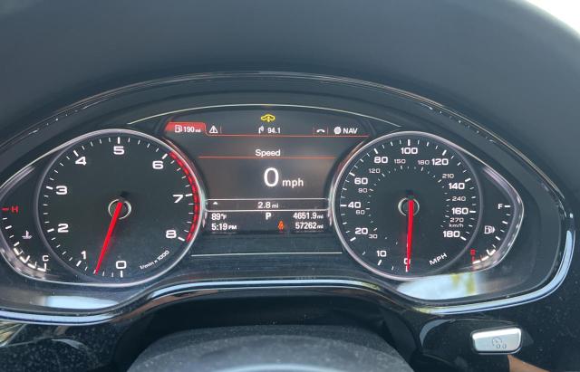 Sedans AUDI A8 2017 White