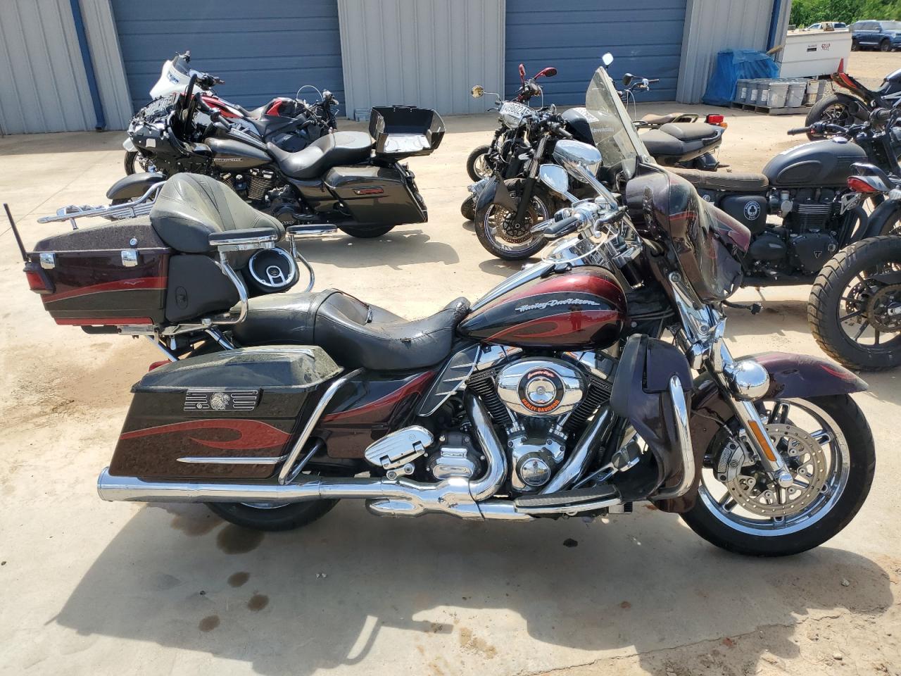 2013 Harley-Davidson Flhtcuse Cvo Ultra Classic Electra Glide for Sale in Mocksville, NC - All Over
