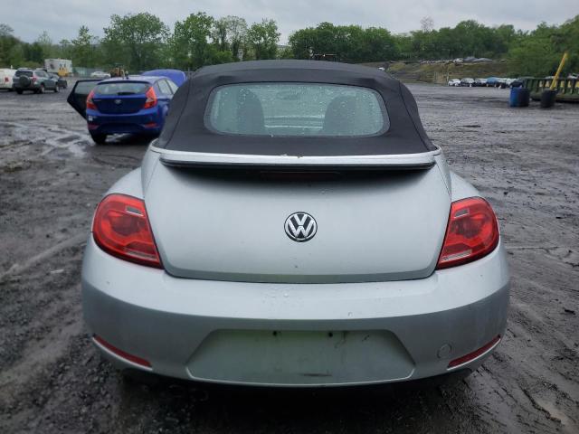  VOLKSWAGEN BEETLE 2013 Серебристый