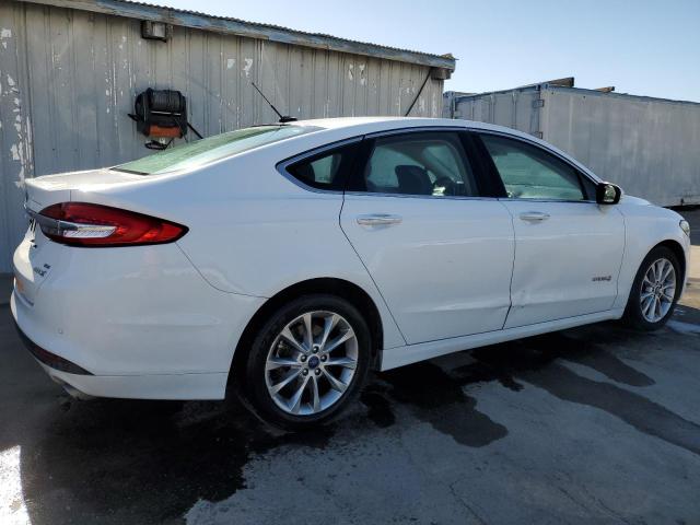 Седаны FORD FUSION 2017 Белый