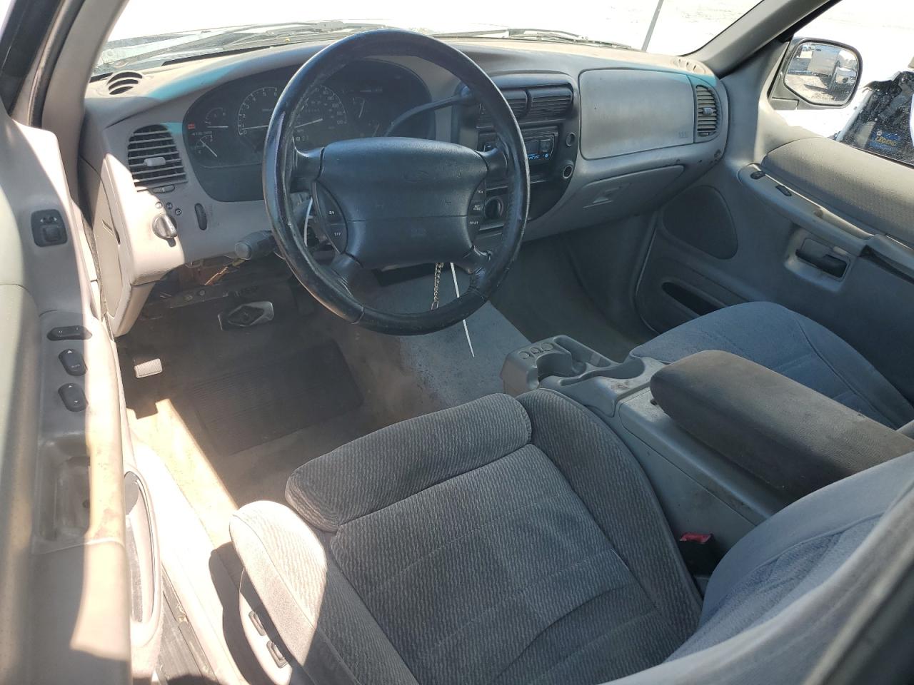 1998 Ford Explorer VIN: 1FMYU22X9WUC05410 Lot: 56376265
