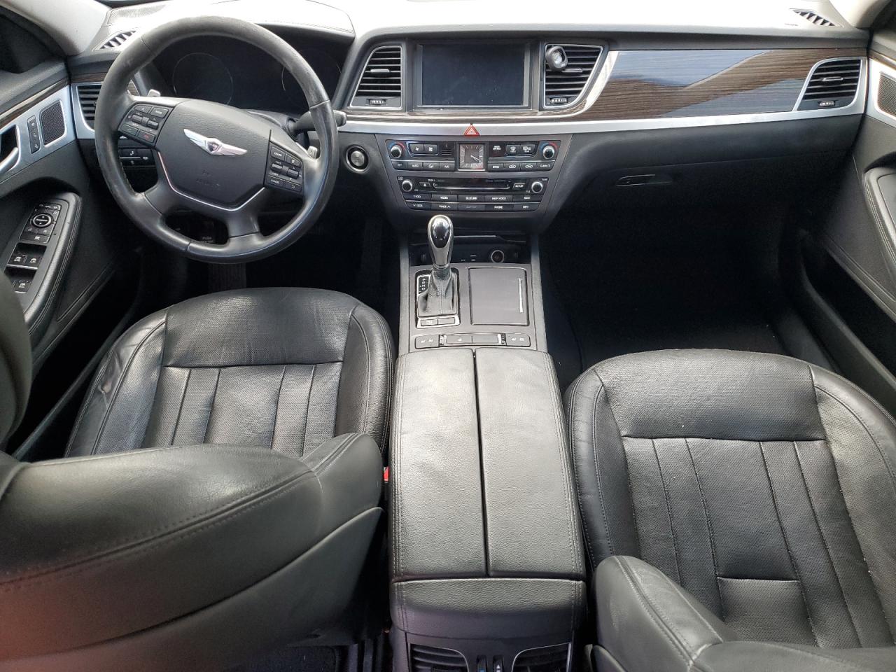 2015 Hyundai Genesis 3.8L VIN: KMHGN4JE1FU086305 Lot: 55904375