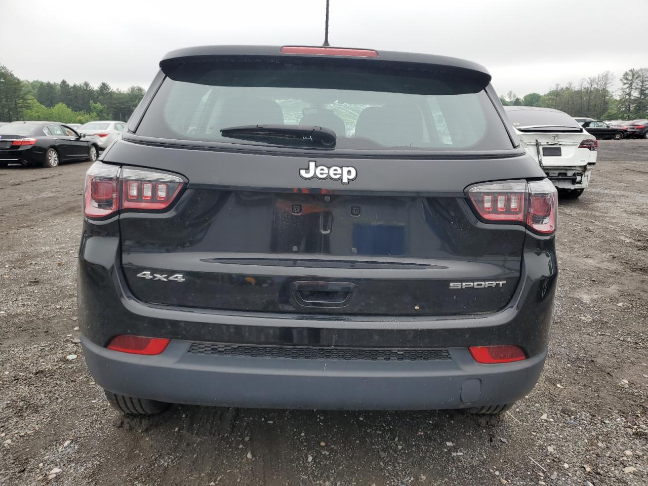 2018 Jeep Compass Sport VIN: 3C4NJDAB4JT305063 Lot: 56683175