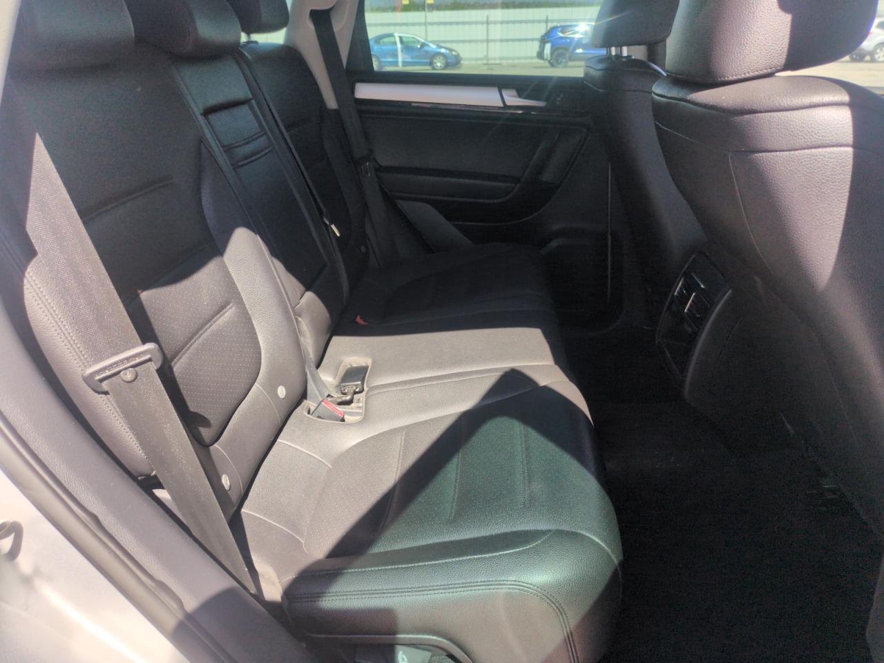 2012 Volkswagen Touareg V6 Tdi VIN: WVGFK9BP8CD005068 Lot: 56140995