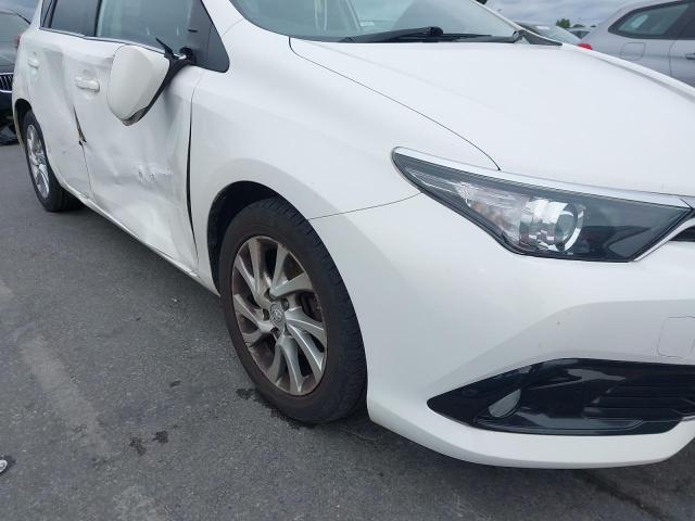 2016 TOYOTA AURIS BUSI