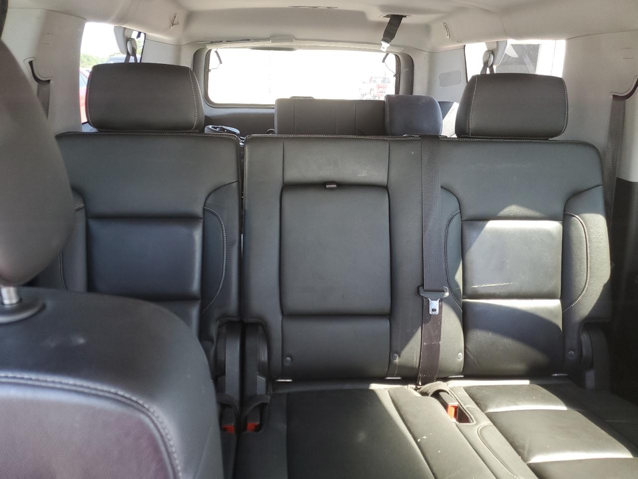 2019 Chevrolet Suburban K1500 Lt VIN: 1GNSKHKCXKR405488 Lot: 57905295