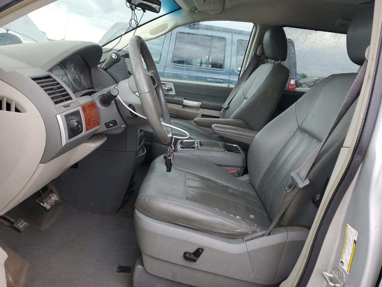 2008 Chrysler Town & Country Touring VIN: 2A8HR54P88R738040 Lot: 67624425