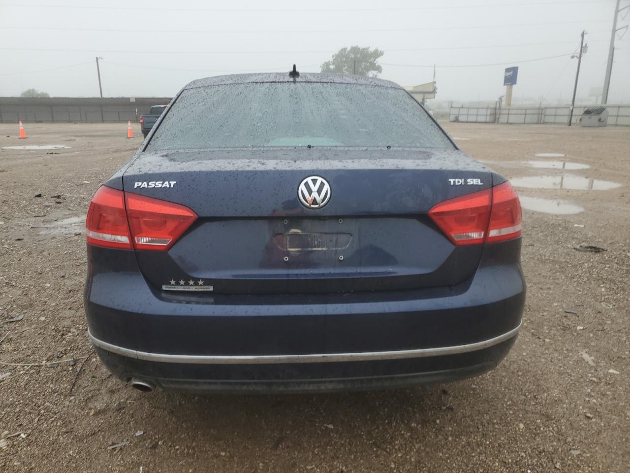 2015 Volkswagen Passat Sel VIN: 1VWCV7A31FC057408 Lot: 55882935