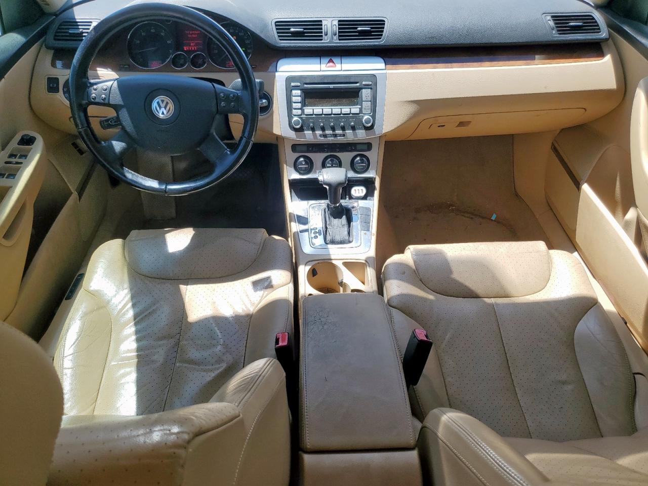 2007 Volkswagen Passat 2.0T Luxury Leather VIN: WVWEK73CX7P110960 Lot: 56097745