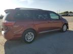 2017 Toyota Sienna Xle na sprzedaż w Pekin, IL - Front End
