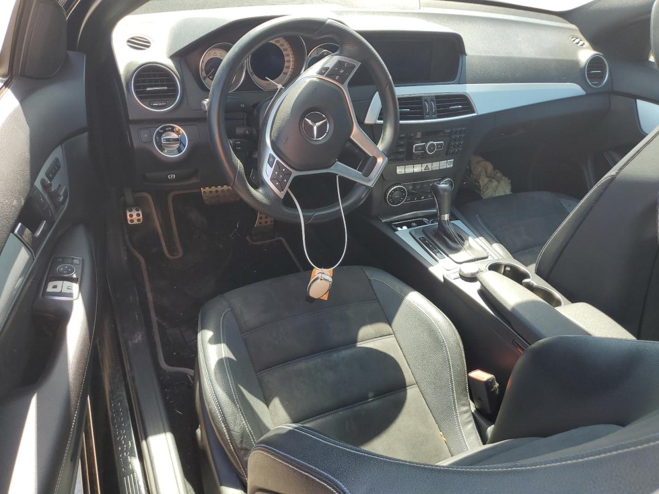 2015 Mercedes-Benz C 250 VIN: WDDGJ4HBXFG350105 Lot: 56235905
