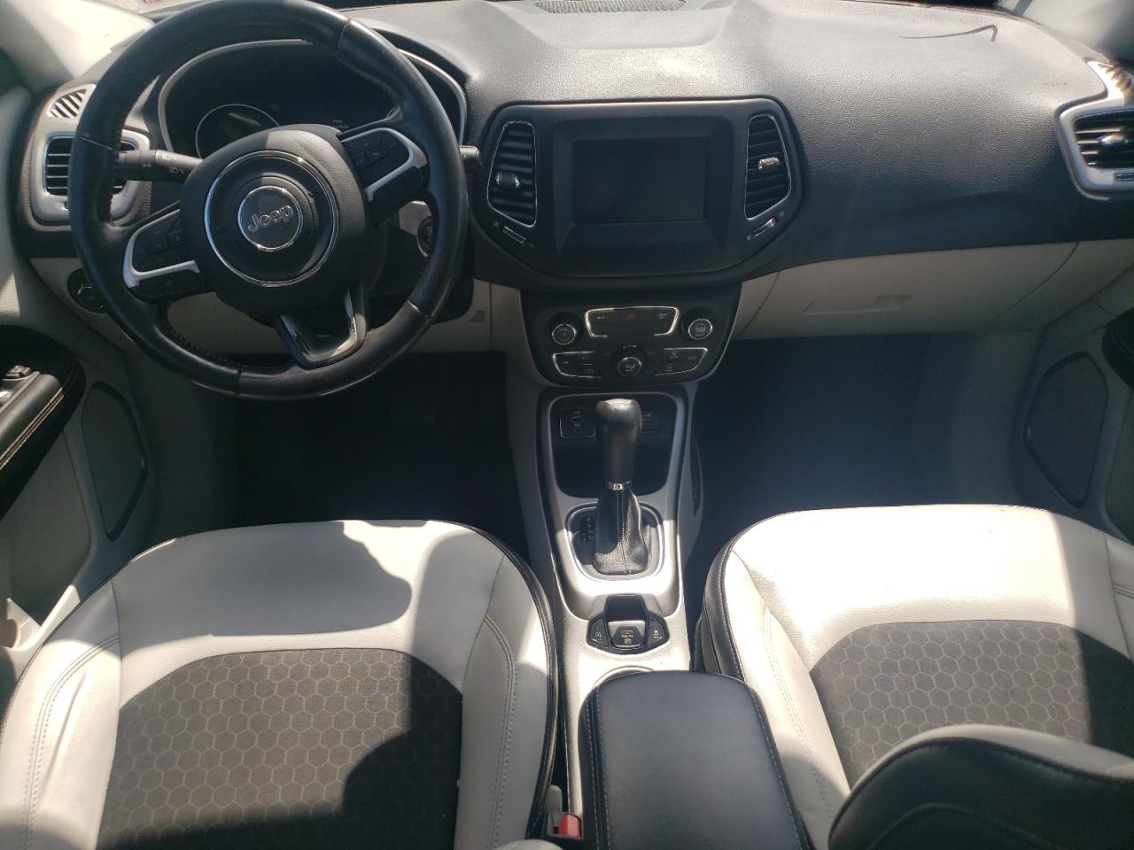 2018 Jeep Compass Latitude VIN: 3C4NJCBB1JT204927 Lot: 55349635