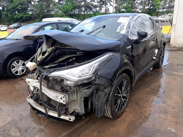 TOYOTA C-HR EXCEL 2020