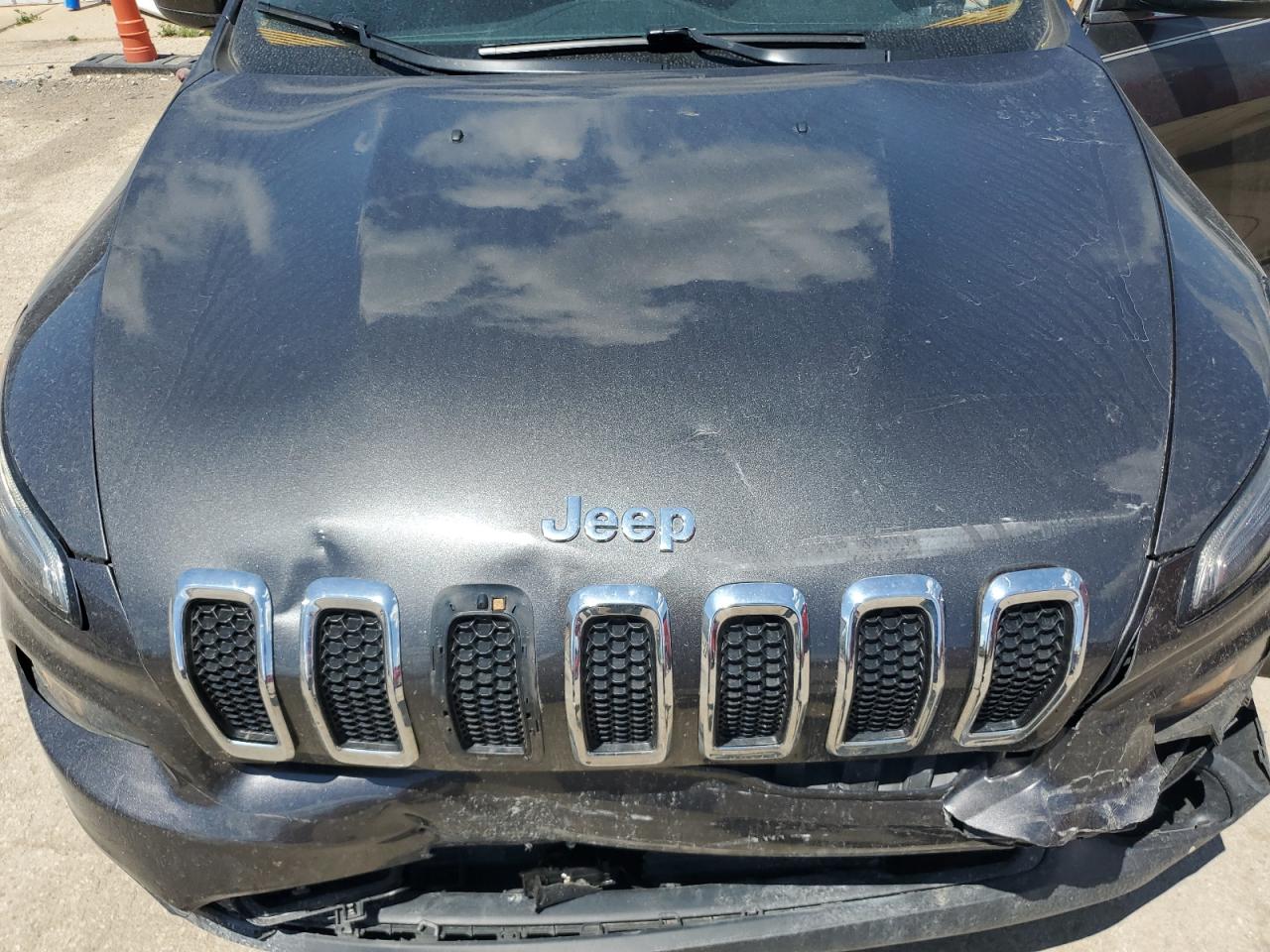 2016 Jeep Cherokee Latitude VIN: 1C4PJLCBXGW177110 Lot: 56589375