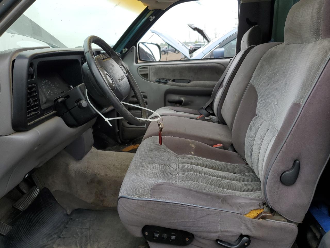 1994 Dodge Ram 1500 VIN: 1B7HC16Z6RS661927 Lot: 57590405