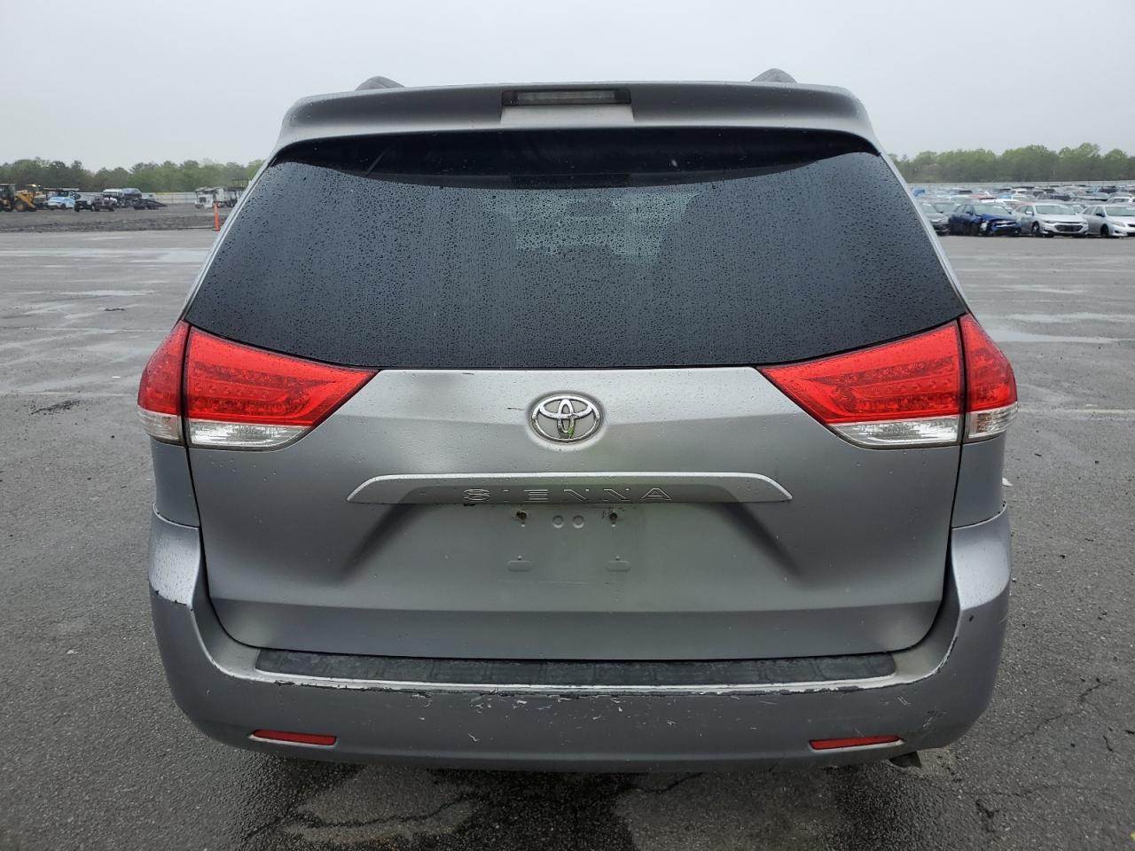 2011 Toyota Sienna Le VIN: 5TDKK3DC2BS023126 Lot: 56932525