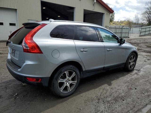  VOLVO XC60 2013 Серебристый