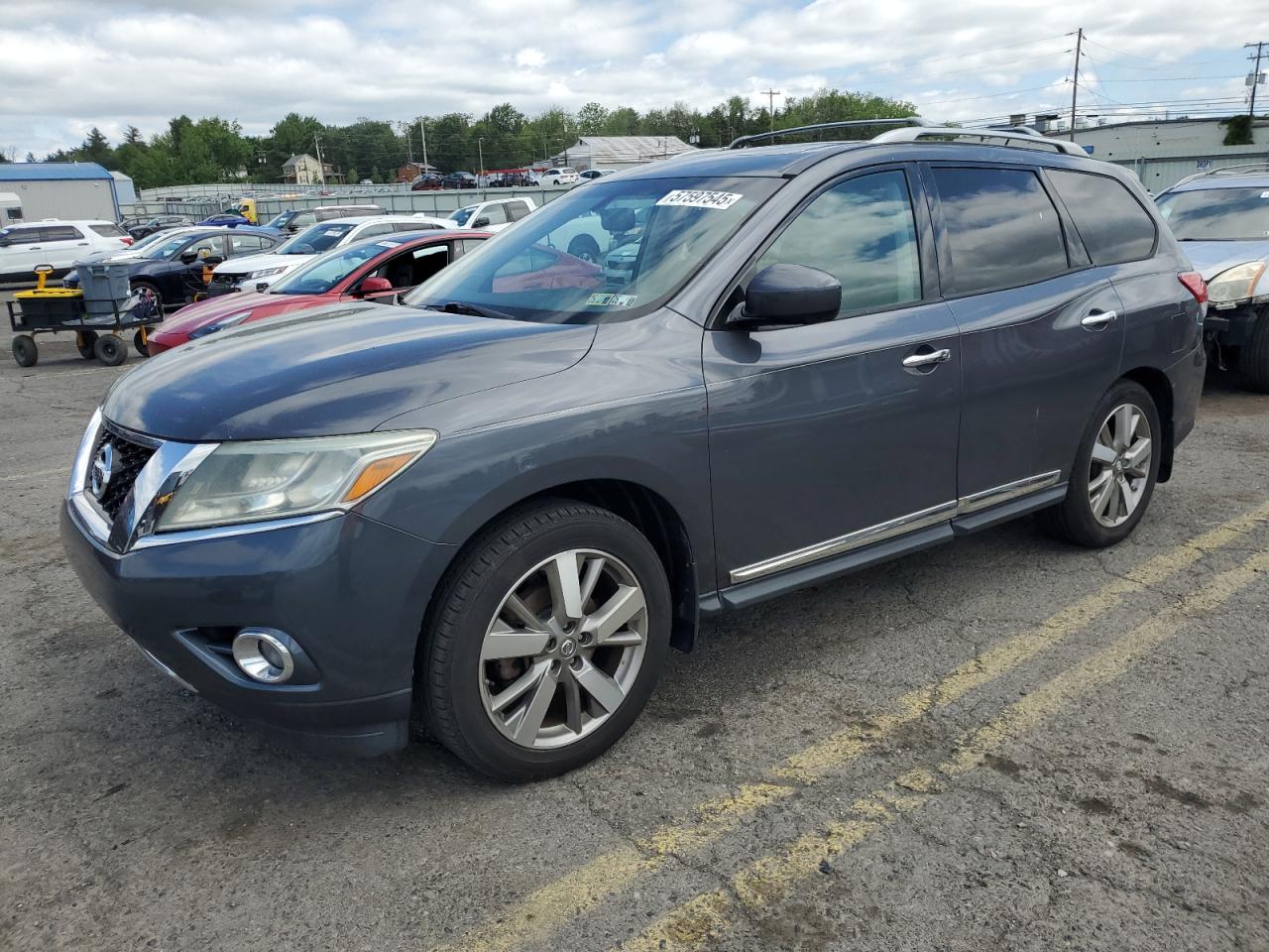 2013 Nissan Pathfinder S for Sale in Pennsburg, PA - Minor Dent/Scratches