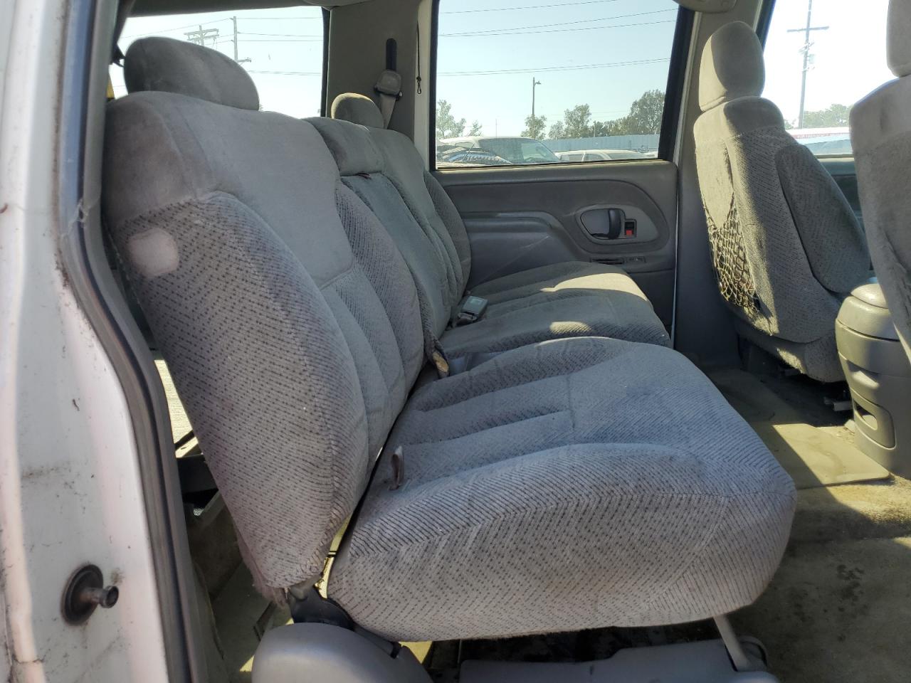 1999 Chevrolet Suburban K2500 VIN: 1GNGK26J7XJ489089 Lot: 55211905