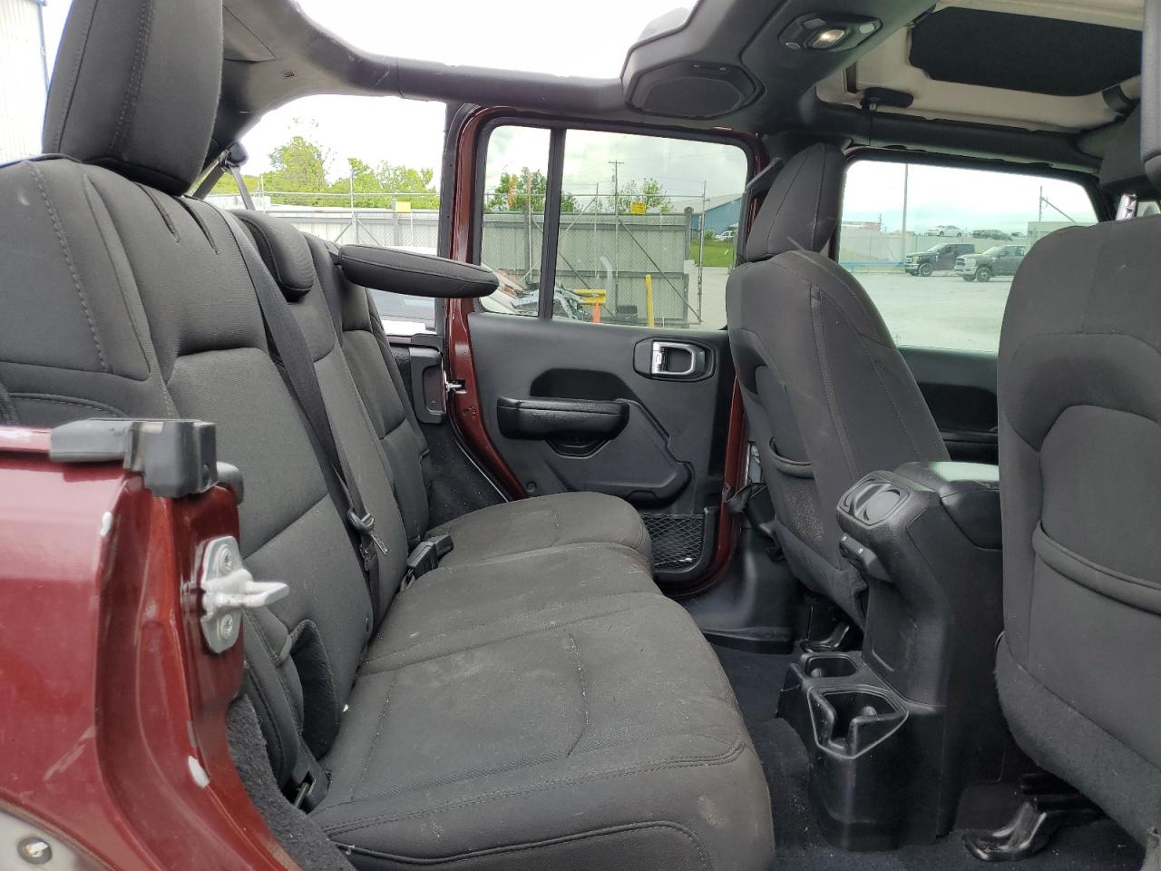 2018 Jeep Wrangler Unlimited Sport VIN: 1C4HJXDG9JW320898 Lot: 54693785