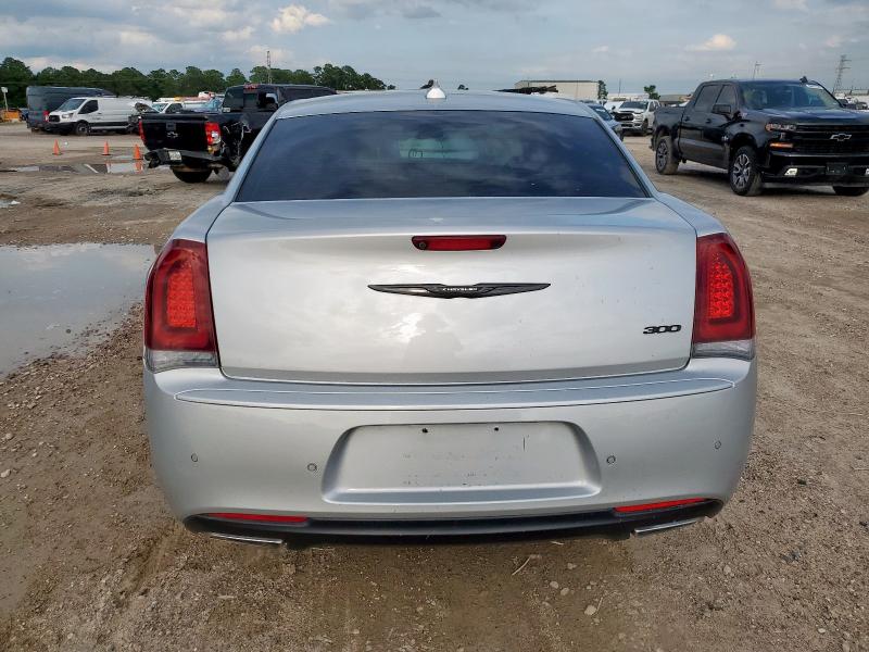  CHRYSLER 300 2022 Srebrny