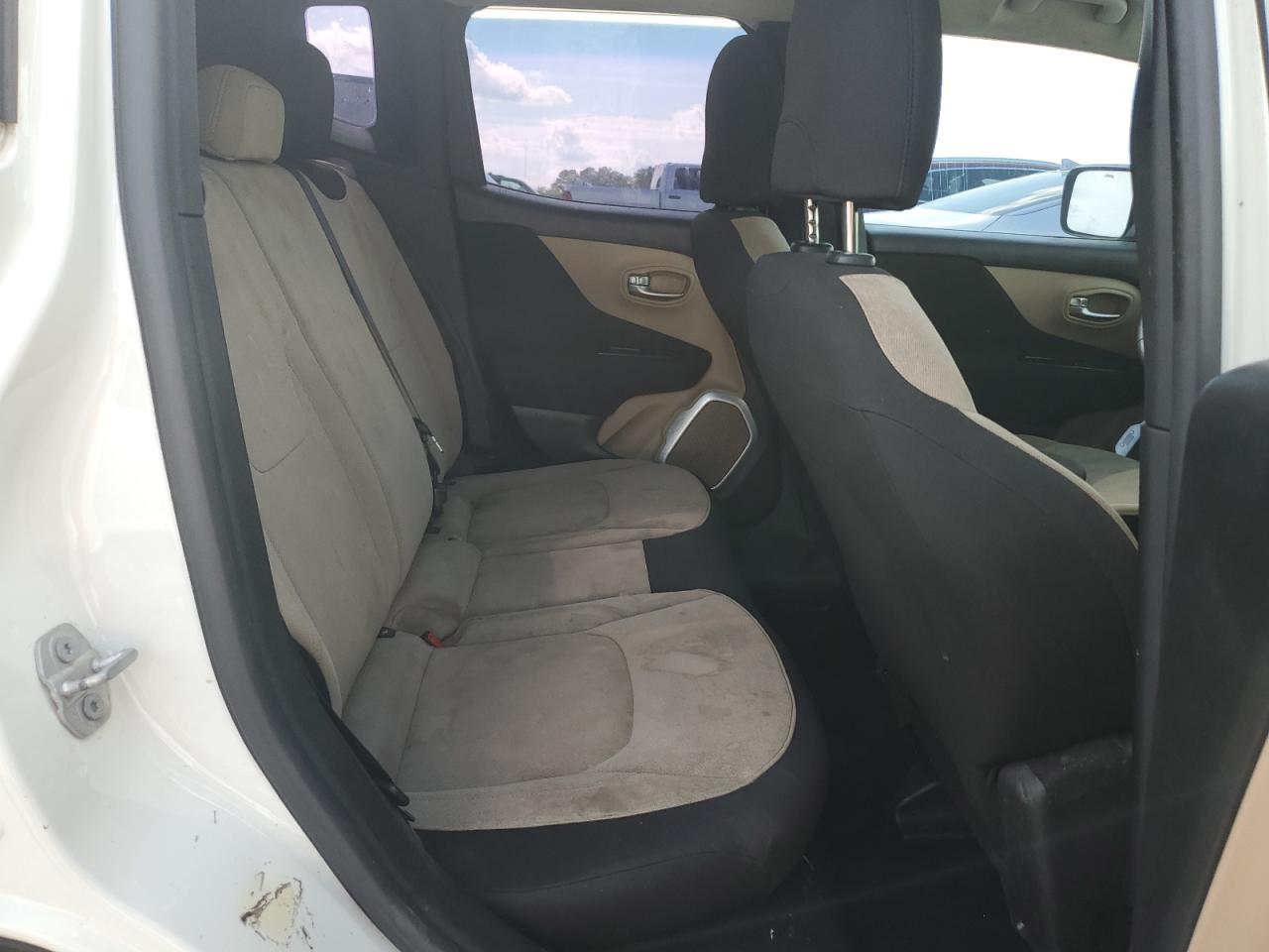 2015 Jeep Renegade Sport VIN: ZACCJBAT0FPB65055 Lot: 56693805