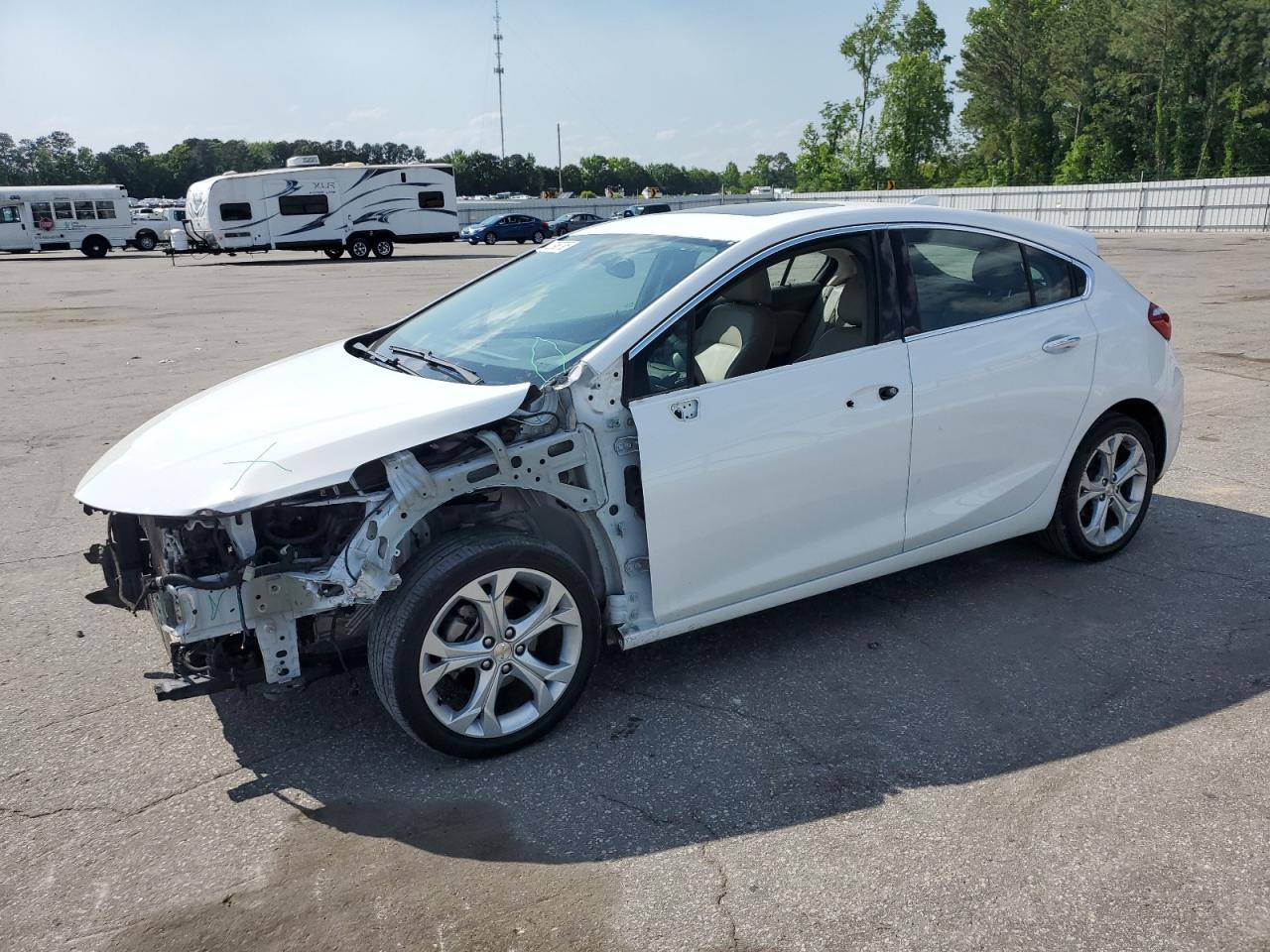2018 Chevrolet Cruze Premier for Sale in Dunn, NC - Front End