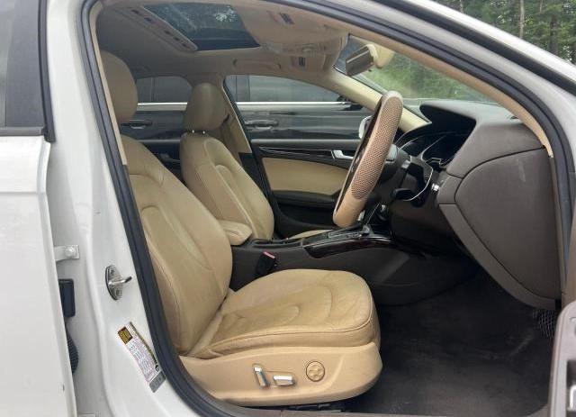 Sedans AUDI A4 2013 White