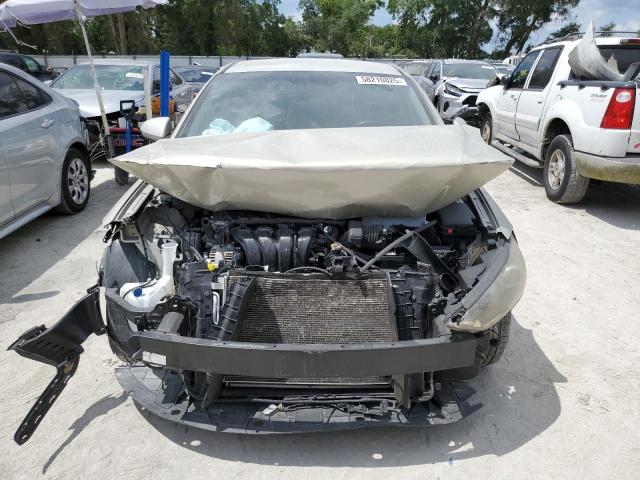  HYUNDAI ELANTRA 2018 Золотой