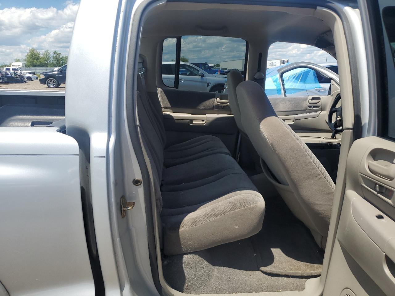 2002 Dodge Dakota Quad Sport VIN: 1B7HL38XX2S719521 Lot: 56207725
