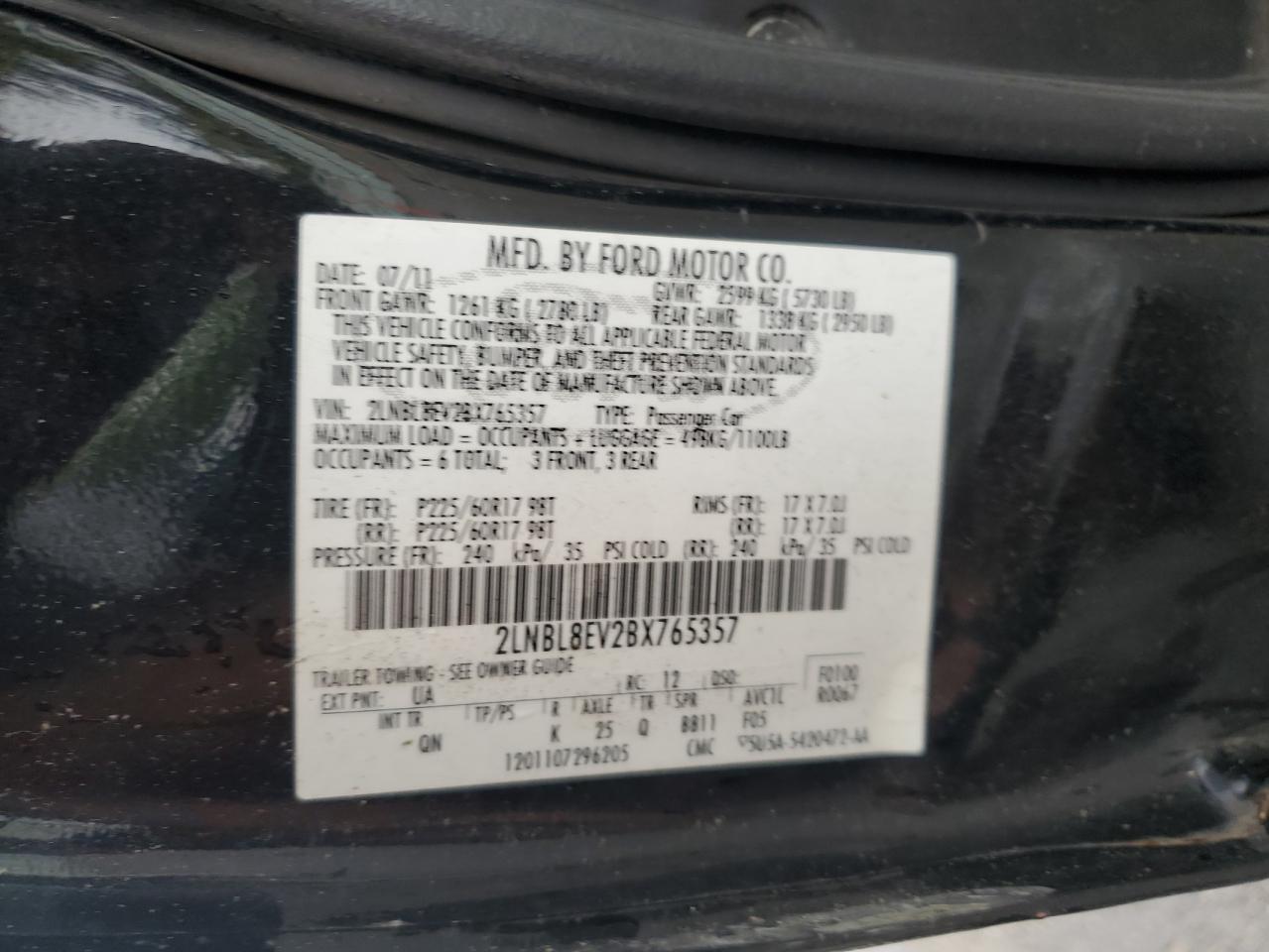 2011 Lincoln Town Car Executive L VIN: 2LNBL8EV2BX765357 Lot: 57091155