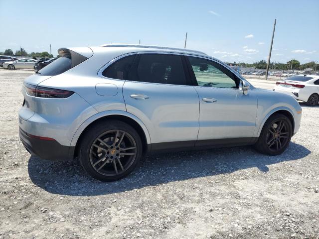  PORSCHE CAYENNE 2022 Srebrny