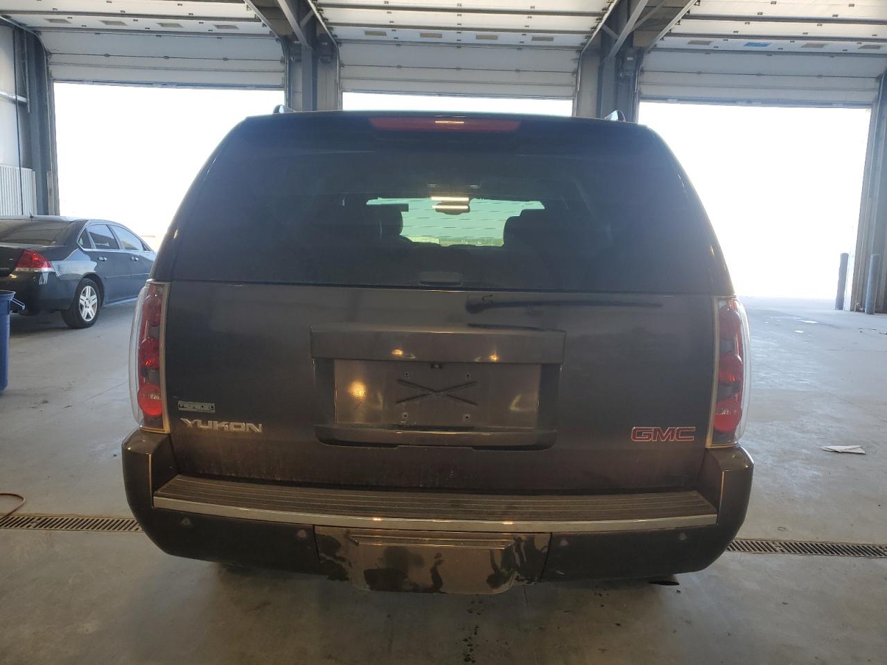 2010 GMC Yukon Denali VIN: 1GKUKEEFXAR179946 Lot: 57218255