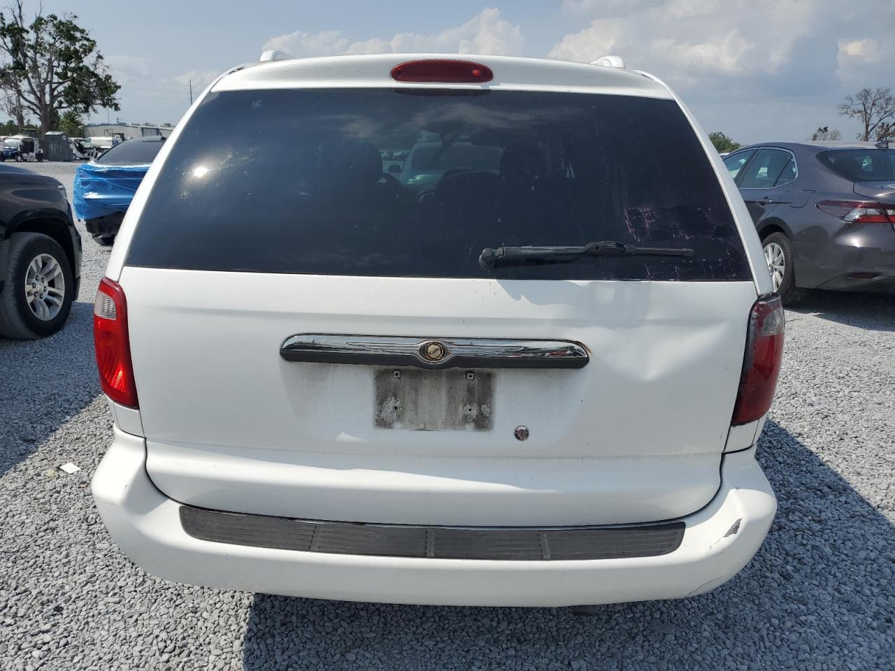 2006 Chrysler Town & Country VIN: 1A4GP45R66B739227 Lot: 56636065